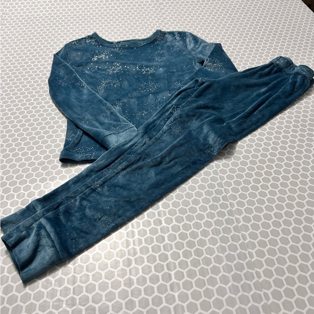 Danskin Girls Blue with Silver Stars 2 Piece Set

Size 6